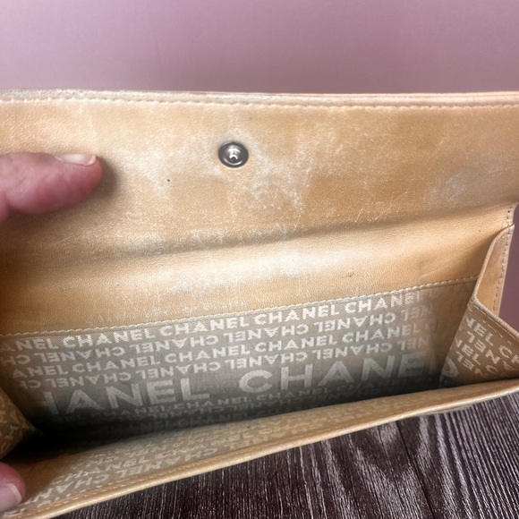 Chanel bifold wallet - Picture 4 of 6